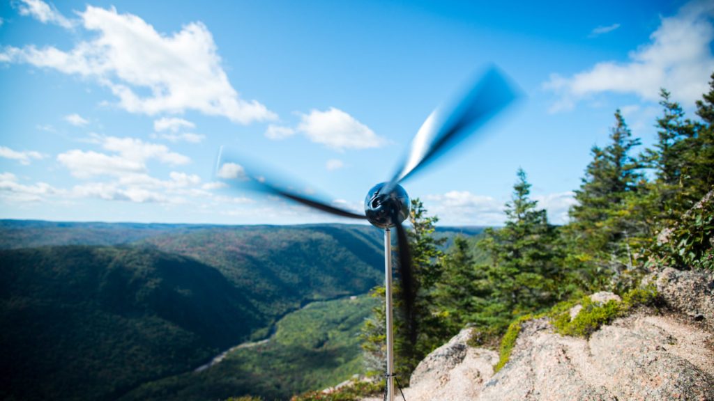 Shine, une éolienne portable pour les aventuriers, se lance sur Kickstarter
