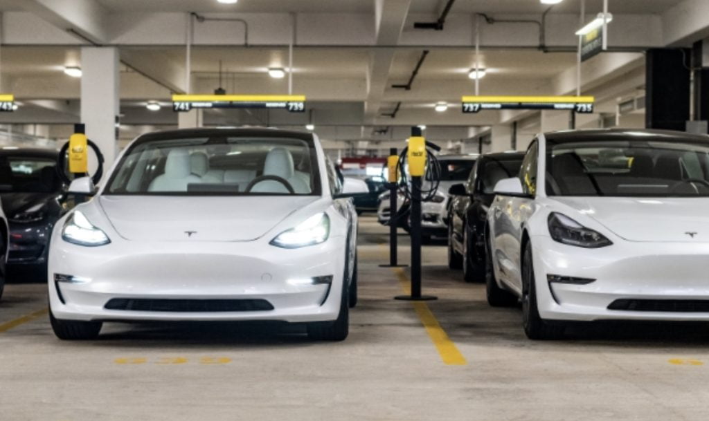 Tesla et Hertz n'ont pas de contrat contraignant dans le cadre d'un accord massif sur le modèle 3
